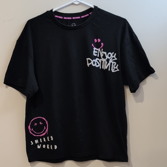 Smiley World Graphic T - Picture 2 of 4